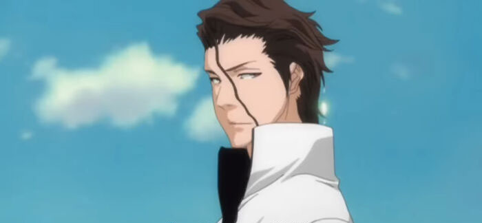 Aizen looking from Bleach