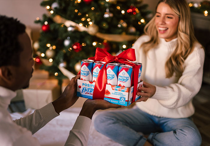 “He Literally Screamed”: Woman Asks The Internet If She Was In The Wrong For Getting A Male Friend An Expensive Gift “He Literally Screamed”: Woman Asks The Internet If She Was In The Wrong For Getting A Male Friend An Expensive Gift