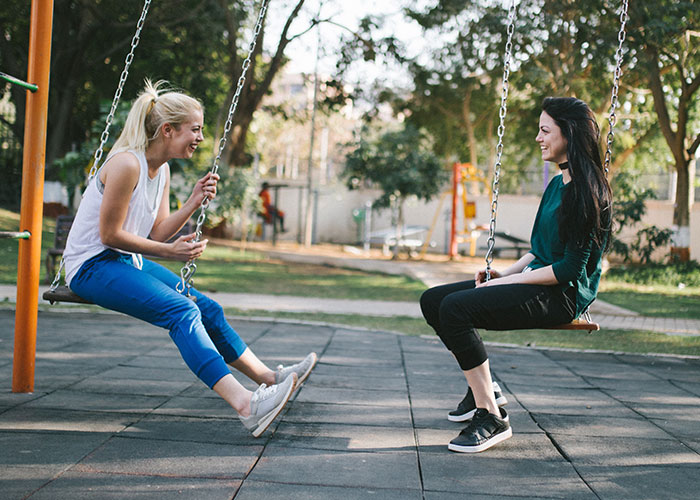 “What's Something Subtle That Instantly Gives You Bad Vibes About Someone?” (40 Answers)