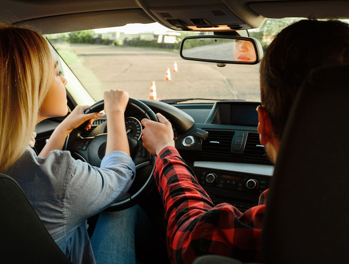 "I See Flashing Lights In My Rearview": Tailgater Learns His Lesson The Hard Way As It Leads To Police Intervention "I See Flashing Lights In My Rearview": Tailgater Learns His Lesson The Hard Way As It Leads To Police Intervention
