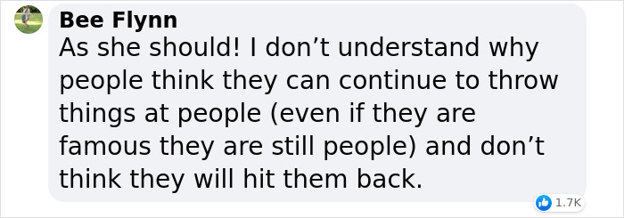 Cardi B Was Splashed By A Drink Thrown By Fan While She Was Performing, So She Fought Back Cardi B Was Splashed By A Drink Thrown By Fan While She Was Performing, So She Fought Back