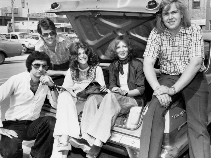 Eugene Levy, Dan Aykroyd, Gilda Radner, Rosemary Radcliffe, y John Candy, 1974, elenco de Second City Television
