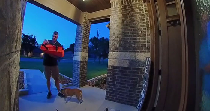 DoorDasher Fired For Cursing Out A Woman After She Gave Him A $5 Tip On A $20 Order