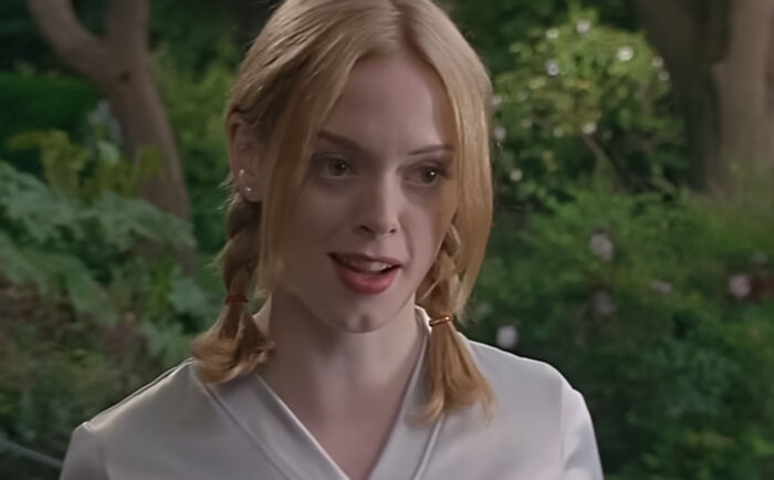 Tatum looking at someone 