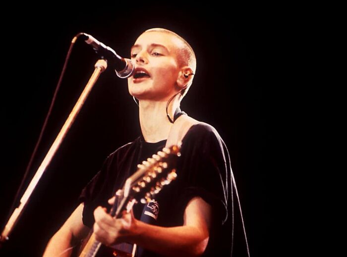 “Fight The Real Enemy”: Sinéad O’Connor Had No Regrets About Her Life-Changing “SNL” Incident