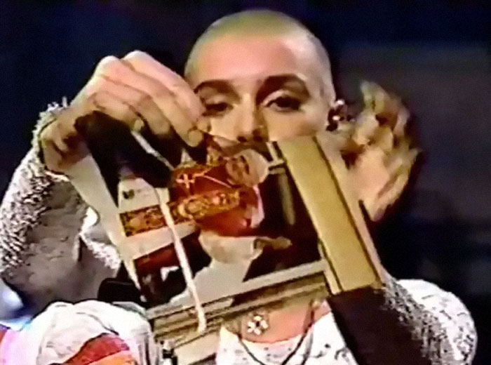 “Fight The Real Enemy”: Sinéad O’Connor Had No Regrets About Her Life-Changing “SNL” Incident “Fight The Real Enemy”: Sinéad O’Connor Had No Regrets About Her Life-Changing “SNL” Incident