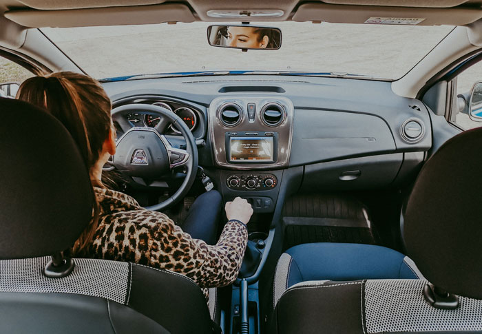 18 Y.O. Drives Her Family Nuts With Her Reckless Driving, So Her Brother Lets Her Hit A Lantern