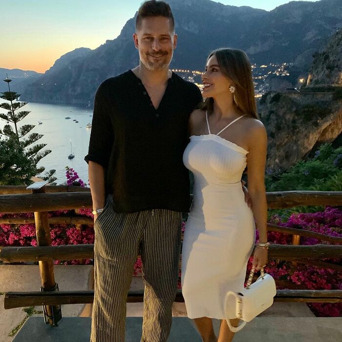 Sofía Vergara Breaks Up With Husband, Fans Suspect Something Was Up Sofía Vergara Breaks Up With Husband, Fans Suspect Something Was Up