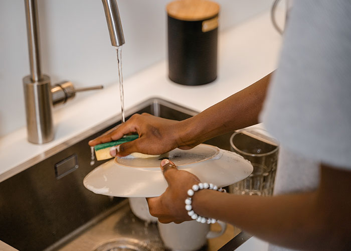 “The Cleanup Never Stops”: 30 Truths About ‘The Real World’ Teens Should Learn