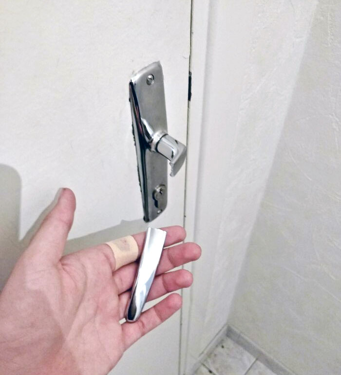 I Just Broke The Door Handle Of My Apartment And Cut Myself. I'm Also Locked In