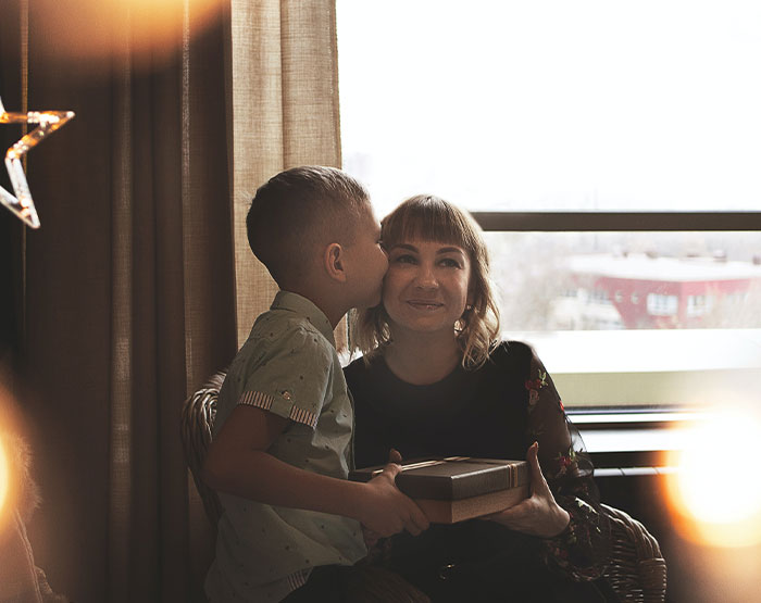 "Knock Before Entering": 29 Men Give Moms Advice On Raising A Boy