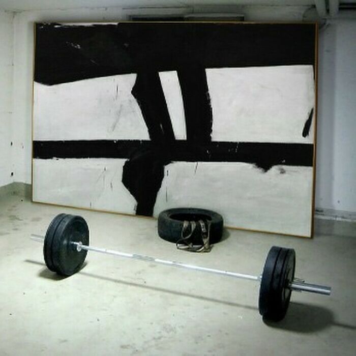 Great-Art-In-Ugly-Rooms