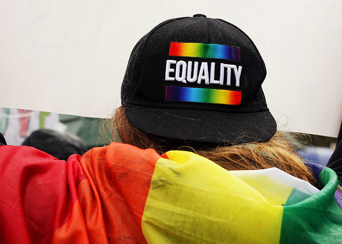 "No One Asked Me Who Put The Screen Saver On His Desk": Smug Supervisor Almost Gets Fired After An Employee Takes Petty Revenge