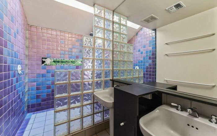 Psychedelic Shower With Cow Tiles- Oregon Listing