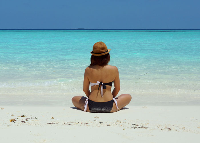 Woman Demands Sister Cover Up Her Bikini, Throws A Fit When She Refuses Woman Demands Sister Cover Up Her Bikini, Throws A Fit When She Refuses