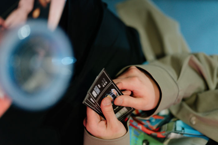 Couple Reserves Movie Theatre Seats, Finds Them Occupied By A Family With A Baby, Has None Of It Couple Reserves Movie Theatre Seats, Finds Them Occupied By A Family With A Baby, Has None Of It