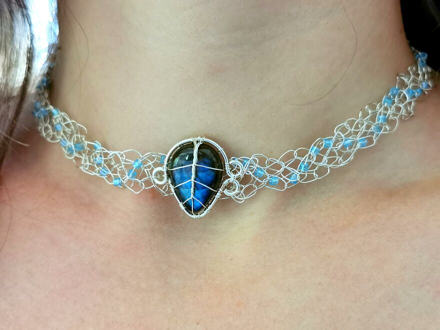 I Crocheted With Wire Instead Of Yarn To Make This Elven Leaf Necklace (5 Pics)