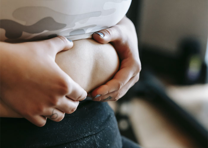 Woman Demands Sister Cover Up Her Bikini, Throws A Fit When She Refuses Woman Demands Sister Cover Up Her Bikini, Throws A Fit When She Refuses