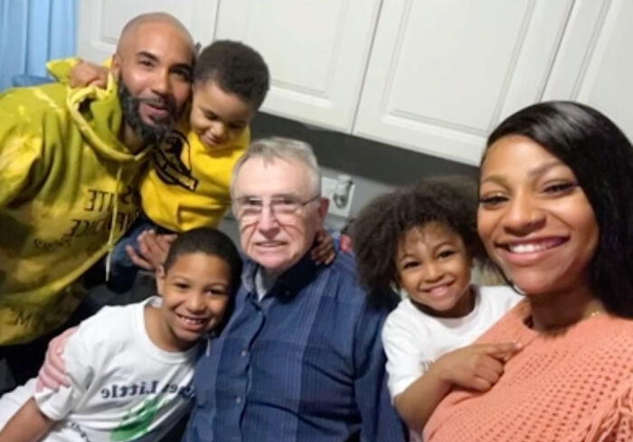 Family Of 7 Finds A Grandpa In Their 82 Y.O. Neighbor Living Next To Their New House