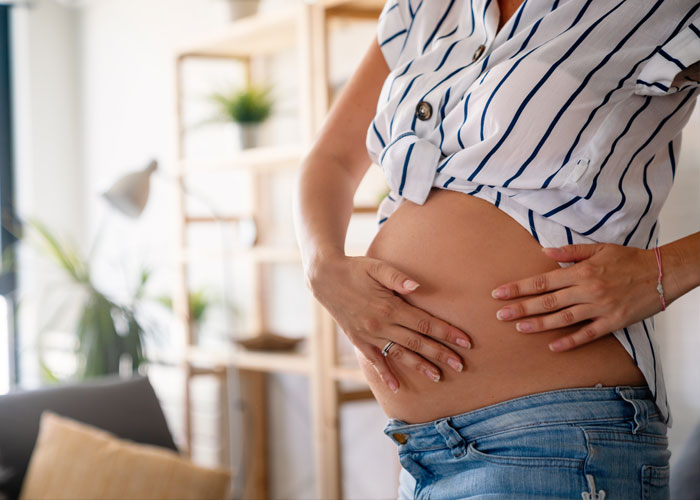 Woman Demands Sister Cover Up Her Bikini, Throws A Fit When She Refuses Woman Demands Sister Cover Up Her Bikini, Throws A Fit When She Refuses