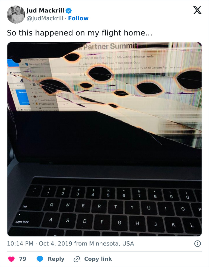 Guy Gets His Laptop Obliterated By A Passenger As He Reclines His Seat, Folks Talk Plane Etiquette