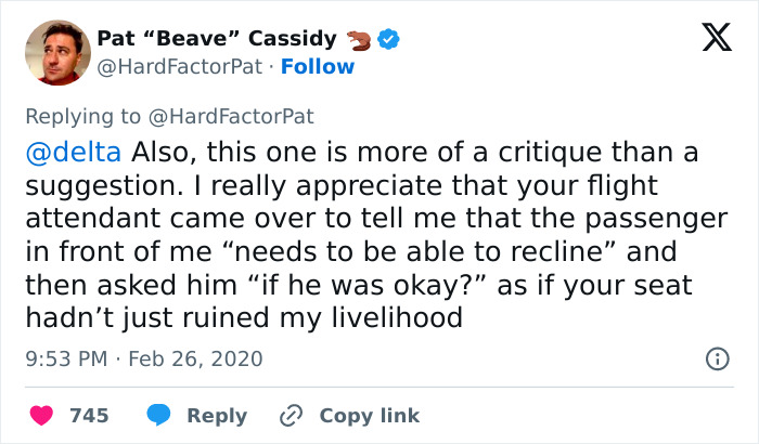 Guy Gets His Laptop Obliterated By A Passenger As He Reclines His Seat, Folks Talk Plane Etiquette Guy Gets His Laptop Obliterated By A Passenger As He Reclines His Seat, Folks Talk Plane Etiquette