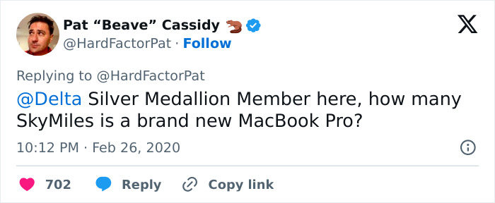 Guy Gets His Laptop Obliterated By A Passenger As He Reclines His Seat, Folks Talk Plane Etiquette Guy Gets His Laptop Obliterated By A Passenger As He Reclines His Seat, Folks Talk Plane Etiquette