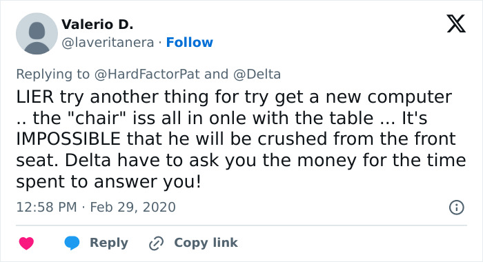 Guy Gets His Laptop Obliterated By A Passenger As He Reclines His Seat, Folks Talk Plane Etiquette