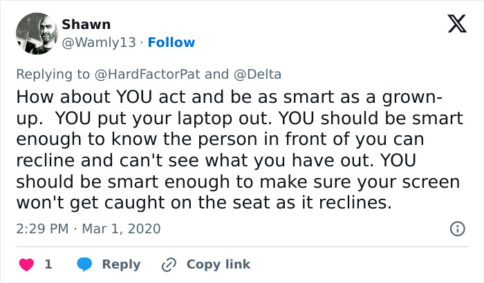 Guy Gets His Laptop Obliterated By A Passenger As He Reclines His Seat, Folks Talk Plane Etiquette Guy Gets His Laptop Obliterated By A Passenger As He Reclines His Seat, Folks Talk Plane Etiquette