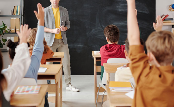 Teacher Proves His Point To Principal By Reporting Every Problematic Conversation With A Student Teacher Proves His Point To Principal By Reporting Every Problematic Conversation With A Student