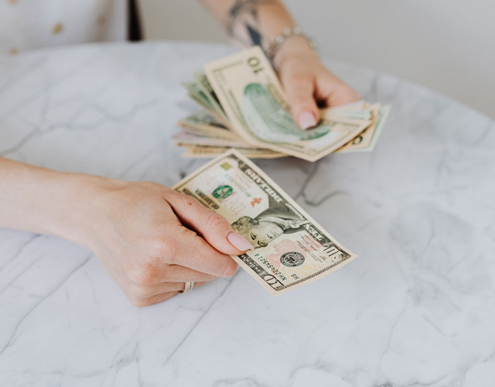 Recruiters Request Woman To Travel 75% Of The Job, She Boldly Requests Doubled Salary For That Recruiters Request Woman To Travel 75% Of The Job, She Boldly Requests Doubled Salary For That