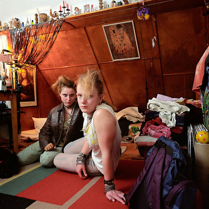 Photographer Transforms To Join Other Strangers' Family (72 New Pics)