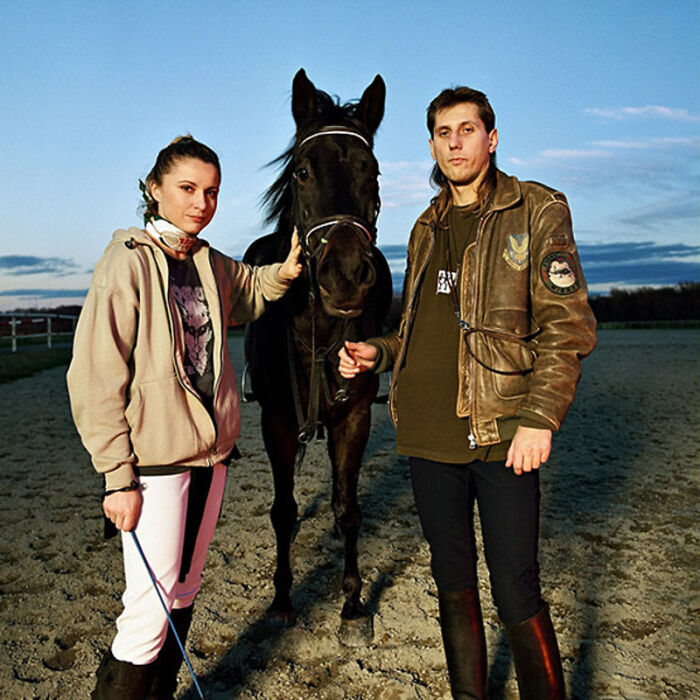 Photographer Transforms To Join Other Strangers' Family (72 New Pics)