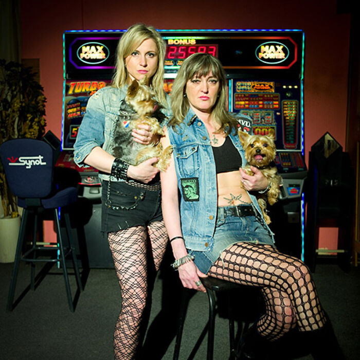 Photographer Transforms To Join Other Strangers' Family (72 New Pics)