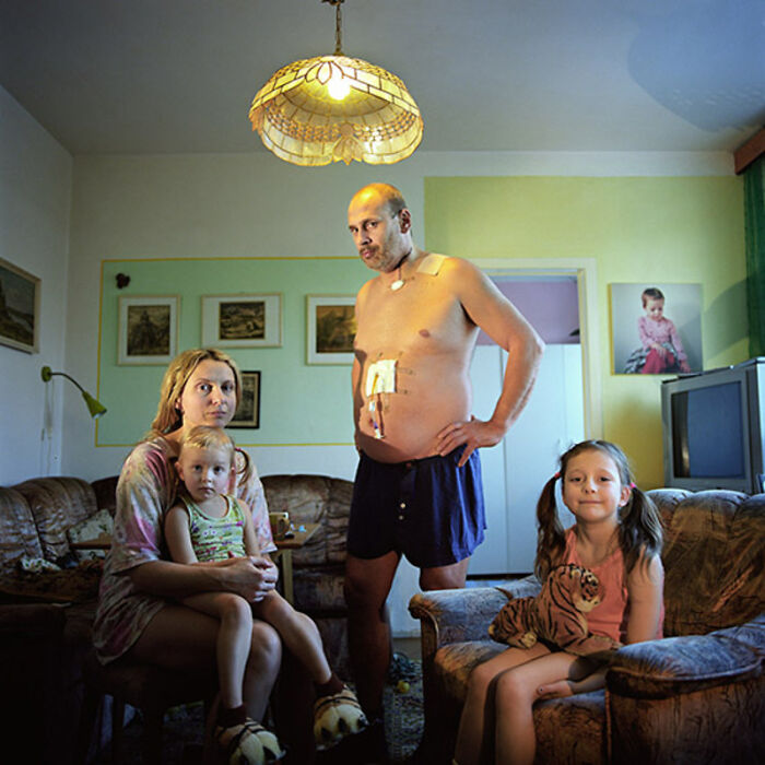 Photographer Transforms To Join Other Strangers' Family (72 New Pics)