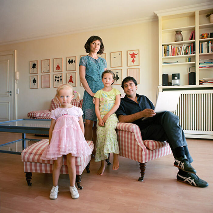 Photographer Transforms To Join Other Strangers' Family (72 New Pics)