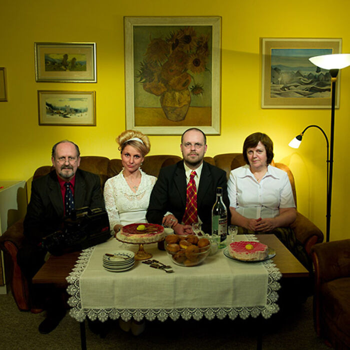 Photographer Transforms To Join Other Strangers' Family (72 New Pics)