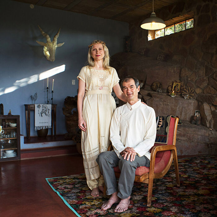 Photographer Transforms To Join Other Strangers' Family (72 New Pics)