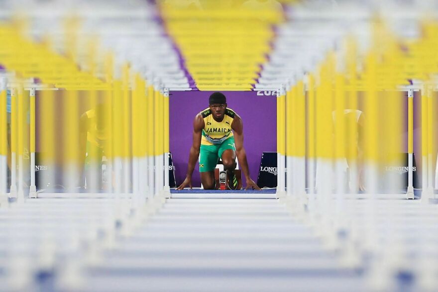 Athletics - Category Winner, Bronze: "Tunnel Vision" By Simon Stacpoole