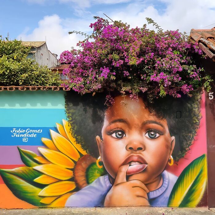 Street Artist Continues To Paint Portraits On Walls Next To Trees That Double As Hair Street Artist Continues To Paint Portraits On Walls Next To Trees That Double As Hair