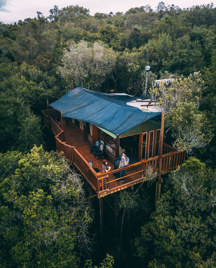 Entitled Family Builds Massive House, Are Now Upset About “Accidentally” Peeping On Neighbors Entitled Family Builds Massive House, Are Now Upset About “Accidentally” Peeping On Neighbors