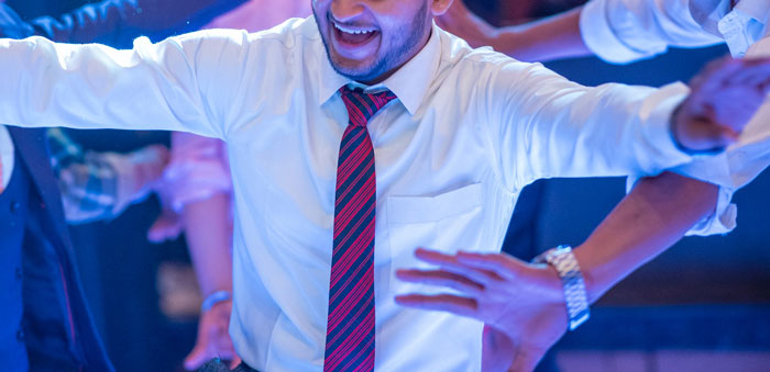 Guy Gropes Random Woman, Her Friend Humiliates Him In Front Of Entire Bar In The Same Way Guy Gropes Random Woman, Her Friend Humiliates Him In Front Of Entire Bar In The Same Way