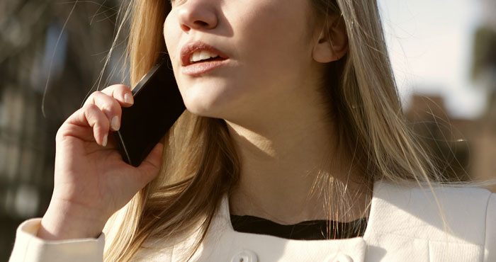 Guy Is Annoyed With Neighbor’s Late Evening Chats On The Phone By His Window, Chooses Pettiness Guy Is Annoyed With Neighbor’s Late Evening Chats On The Phone By His Window, Chooses Pettiness