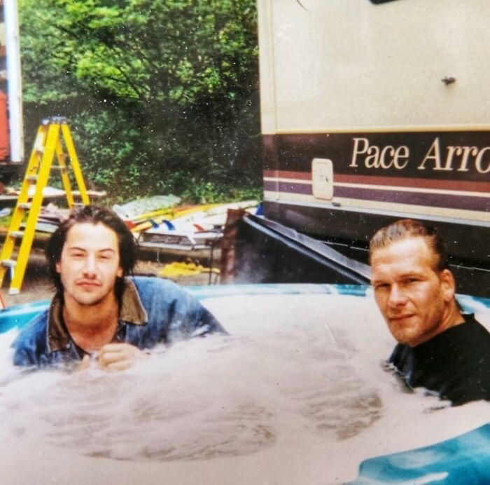 Keanu Reeves And Patrick Swayze In A Tub On The Set Of 'Point Break'