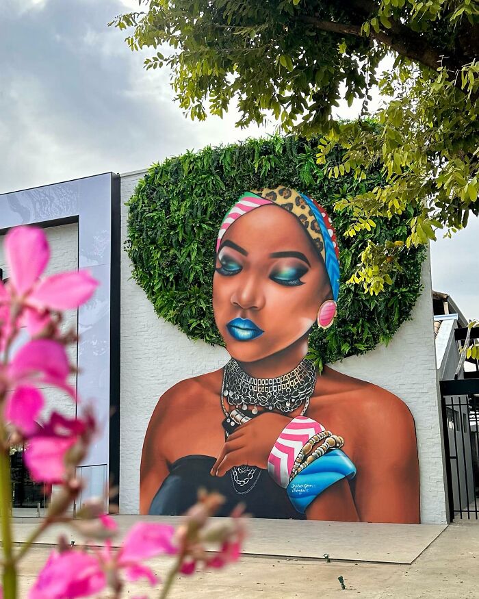 Street Artist Continues To Paint Portraits On Walls Next To Trees That Double As Hair Street Artist Continues To Paint Portraits On Walls Next To Trees That Double As Hair