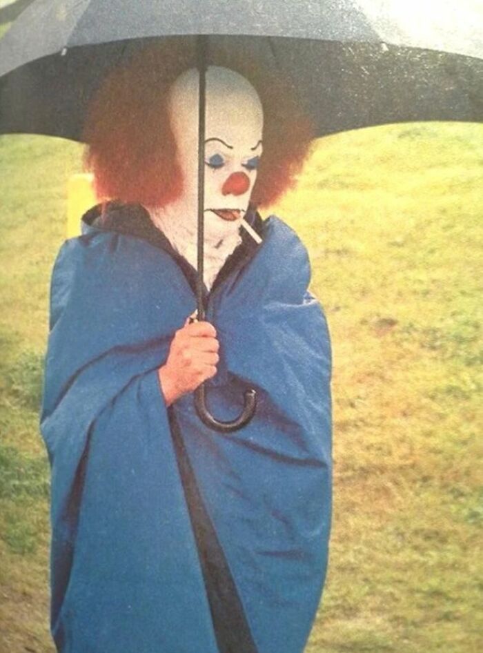 Tim Curry Smoking A Cigarette In Between Takes On 'It'