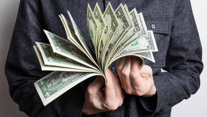 Woman Consults Online Community On Whether She Should Do A Background Check On Her Boyfriend Woman Consults Online Community On Whether She Should Do A Background Check On Her Boyfriend