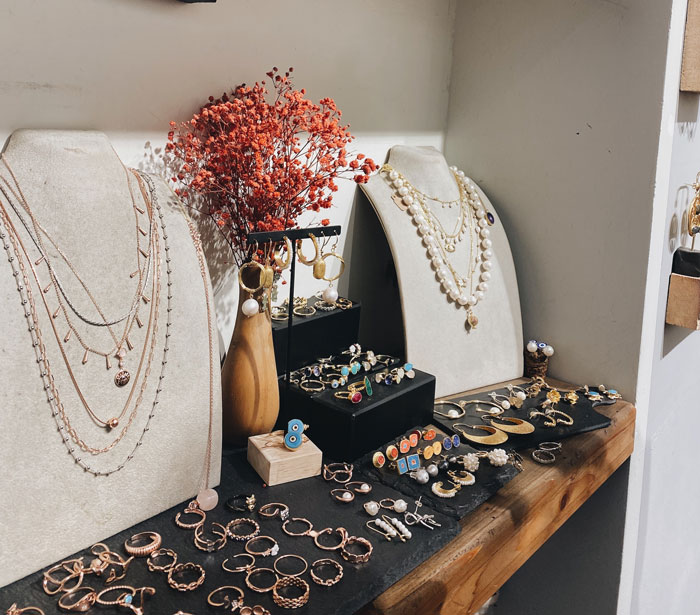 Mom Buys Her Son A Backup Wedding Band 3 Months After Wedding, Wife Is Baffled And Vents Online Mom Buys Her Son A Backup Wedding Band 3 Months After Wedding, Wife Is Baffled And Vents Online