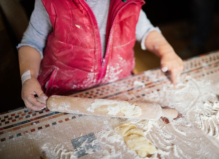 Woman Can’t Stand Niece “Helping” Her Out In Bakery, Family Drama Ensues