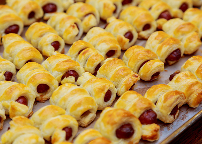 Man Blasts Coworker’s Choice Of Wedding Food, Calls It “White Trash”